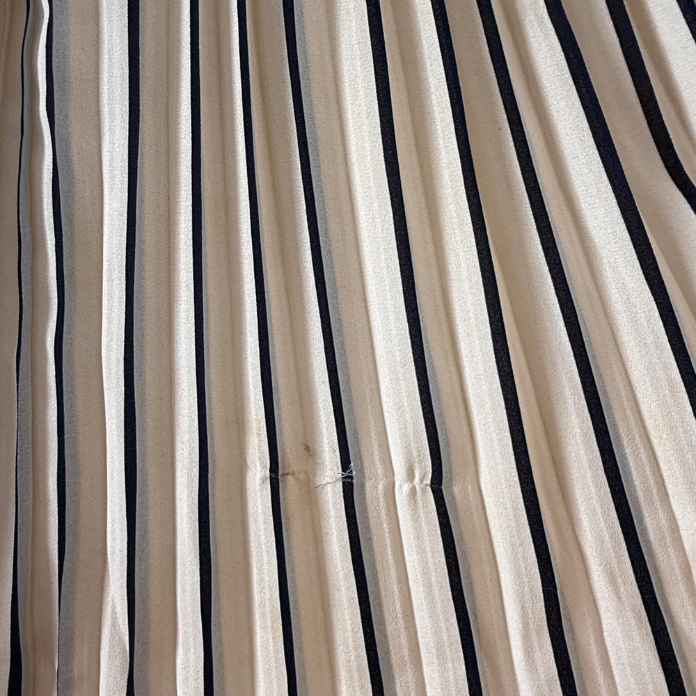 J Crew pleated two tone skirt - Picture 3 of 3